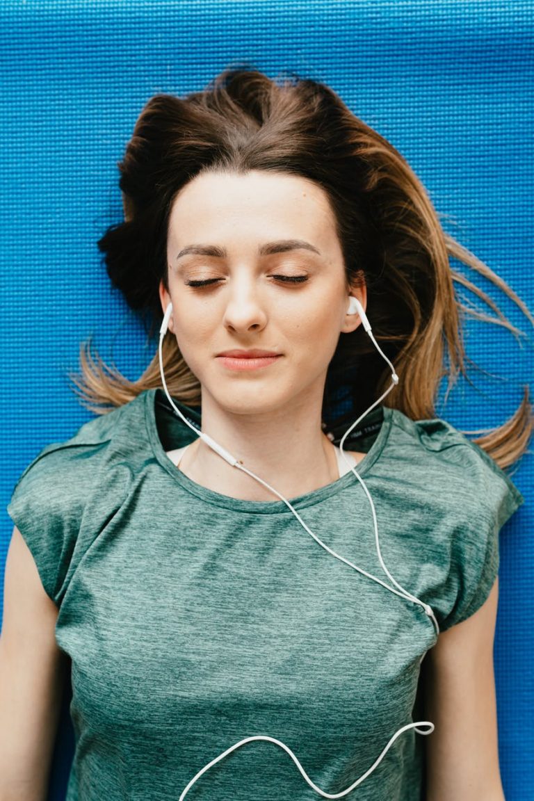 Benefits Of Listening Music To Relax, Read or Study