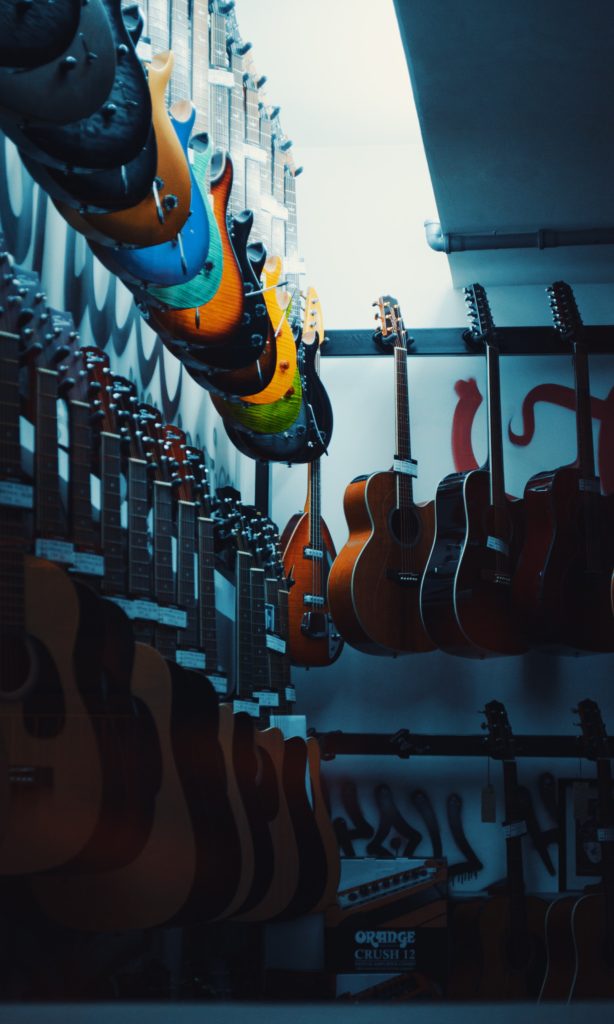 ​How To Buy A Classical Guitar – A simple Guide