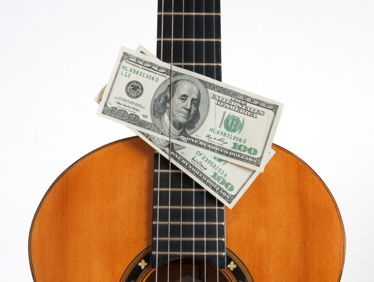 Best Cheap Classical Guitar Under 500? Here Some Tips