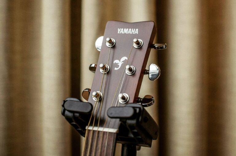 Which is the Best Yamaha Acoustic Guitar for Beginners?