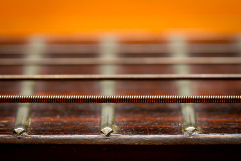What Happens When Guitar Strings Get Old?