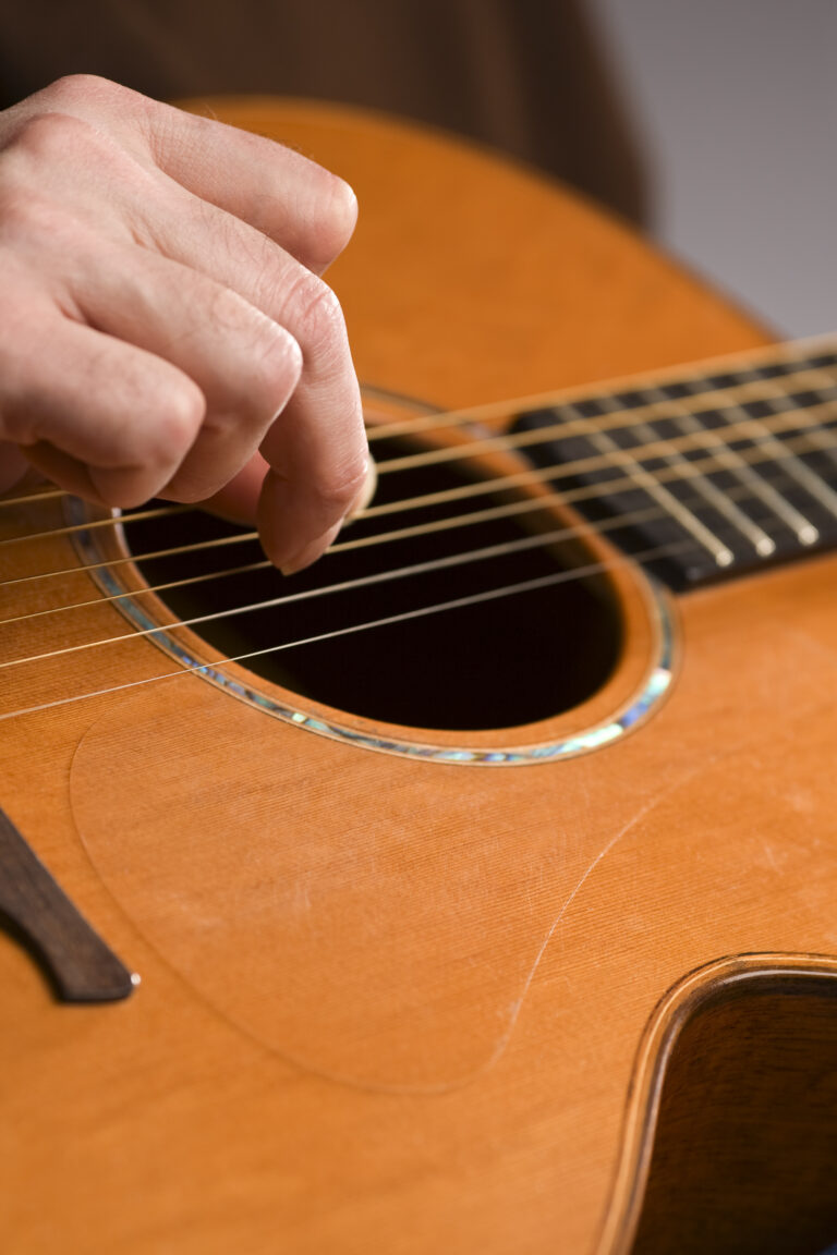 Which Is Better Fingerpicking Or Pick?
